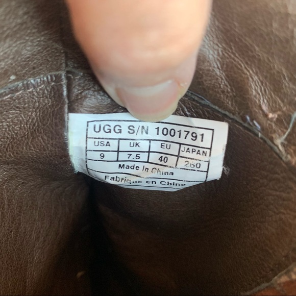 Vintage UGG Leather Boots - Picture 8 of 10